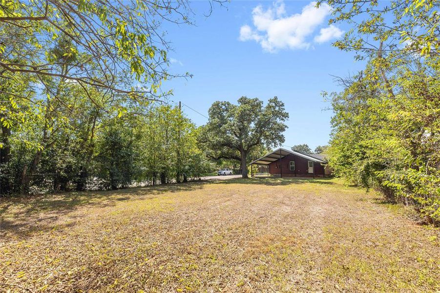 Natural landscape and outdoor views near in Brownwood (Image 15). Natural landscape and outdoor views near in Brownwood (Image 15).