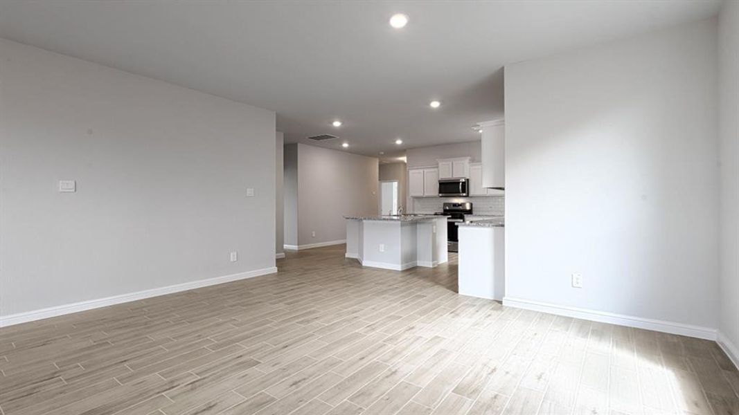 Spacious, unfurnished interior of a new home in Springhill South, Boyd (Image 32).