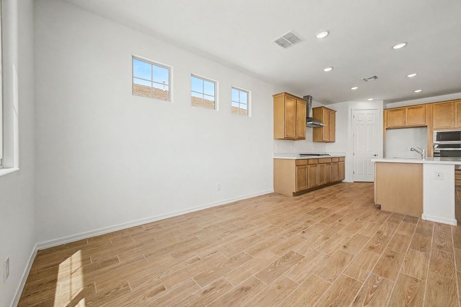 Spacious, unfurnished interior of a new home in Las Ventanas, Goodyear (Image 8). Spacious, unfurnished interior of a new home in Las Ventanas, Goodyear (Image 8).