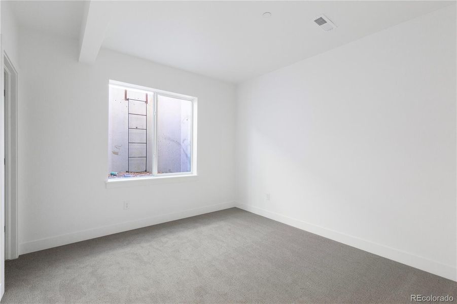 Spacious, unfurnished interior of a new home in Dillon Pointe - Journey, Broomfield (Image 24).