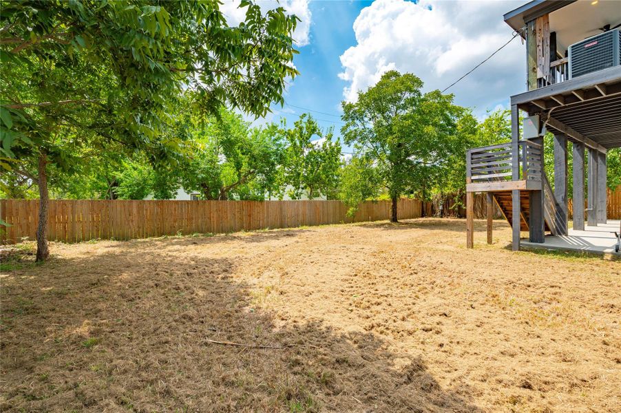 Exterior details and patio area of a home in , Shoreacres (Image 34).