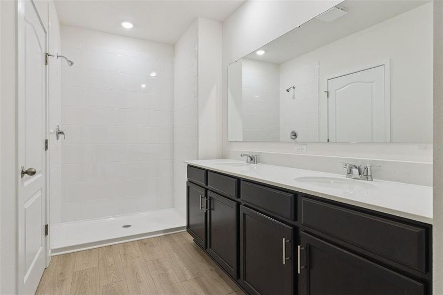 Furnished interior view inside a new home in , Kissimmee (Image 11).