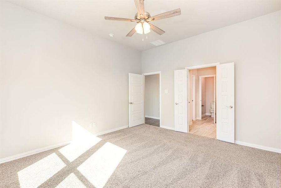 Spacious, unfurnished interior of a new home in Courts Of Bonnie Brae, Denton (Image 14).