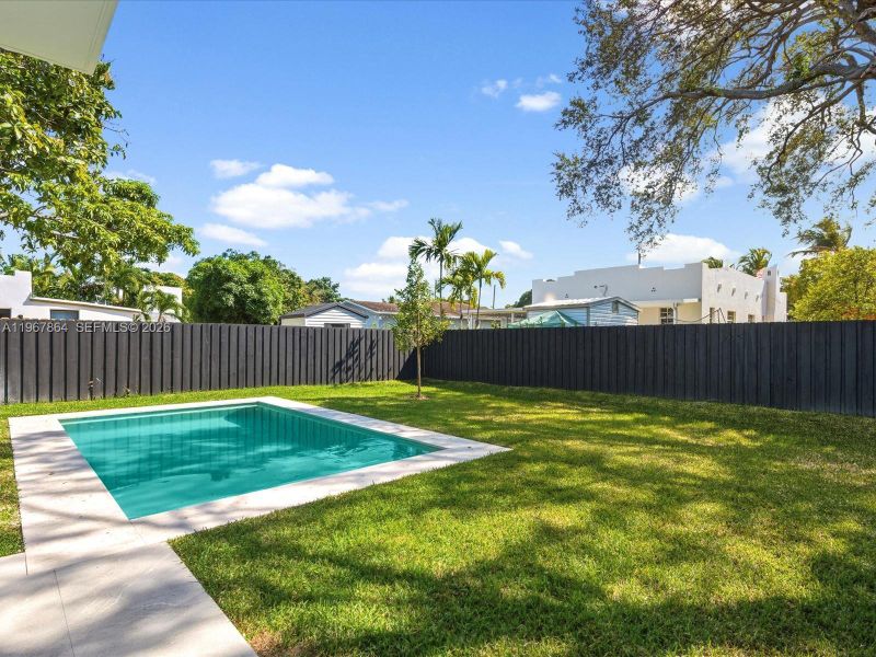 Exterior details and patio area of a home in , Miami (Image 33).