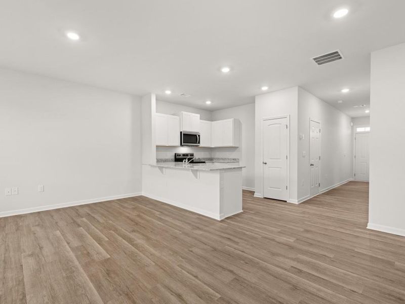 Spacious, unfurnished interior of a new home in Woodbury Park, Atlanta (Image 14). Spacious, unfurnished interior of a new home in Woodbury Park, Atlanta (Image 14).
