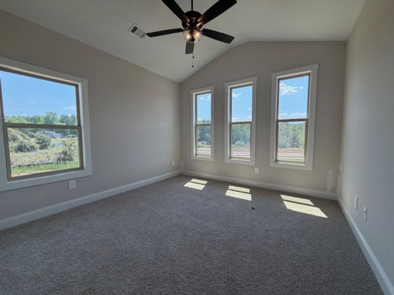 Spacious, unfurnished interior of a new home in Lakefield, Palmetto (Image 16).