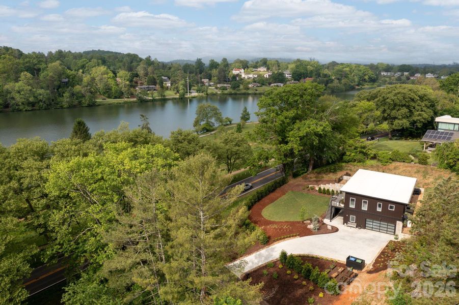 Enjoy easy access to Beaver Lake trail, with colorful flower fields and a peaceful bird sanctuary.