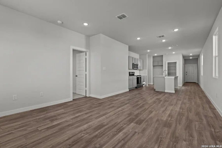 Spacious, unfurnished interior of a new home in Hacienda, San Antonio (Image 11). Spacious, unfurnished interior of a new home in Hacienda, San Antonio (Image 11).