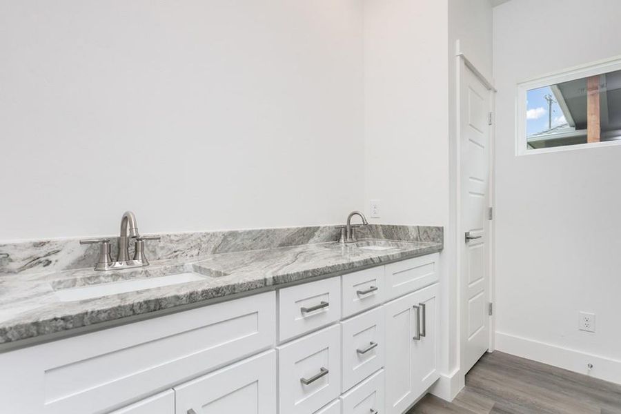 Furnished interior view inside a new home in , Fredericksburg (Image 12).
