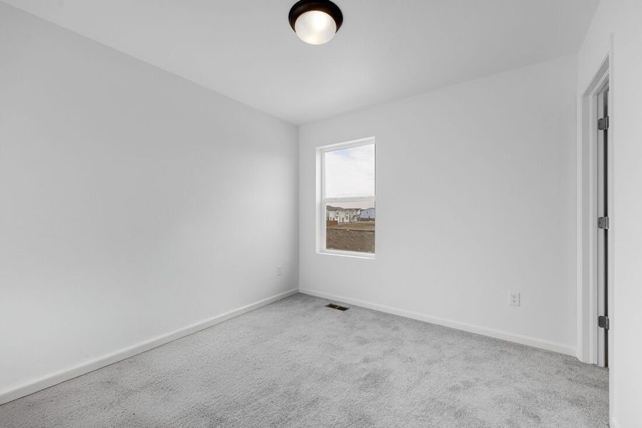Spacious, unfurnished interior of a new home in Farmlore, Brighton (Image 16).