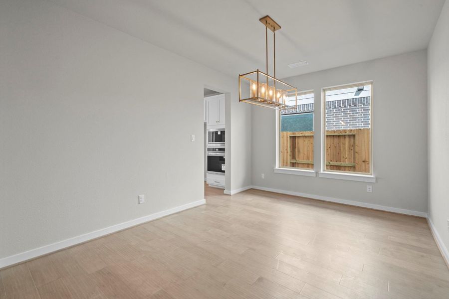 Spacious, unfurnished interior of a new home in Sienna 45', 50', Missouri City (Image 31).