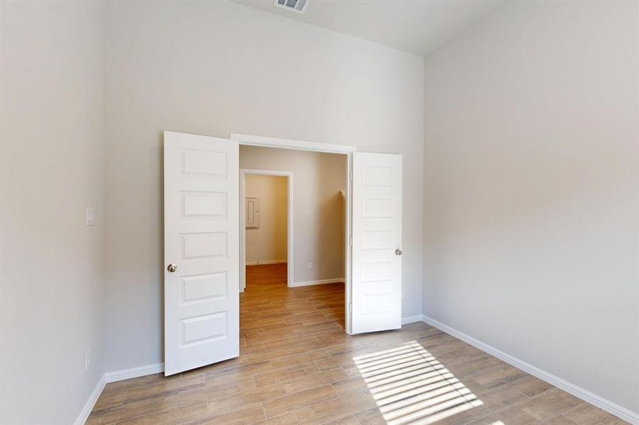 Spacious, unfurnished interior of a new home in Mobberly Farms, Pilot Point (Image 29).