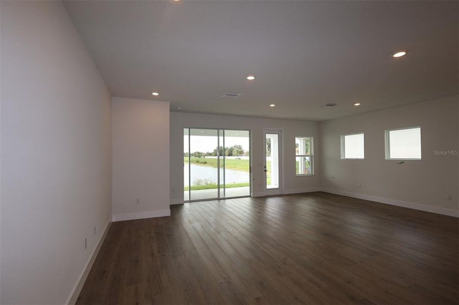 Spacious, unfurnished interior of a new home in The Peninsula at Rhodine Lake, Riverview (Image 15). Spacious, unfurnished interior of a new home in The Peninsula at Rhodine Lake, Riverview (Image 15).