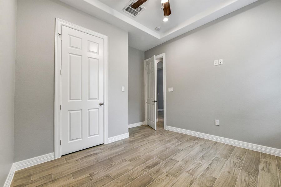 Spacious, unfurnished interior of a new home in , La Marque (Image 27).