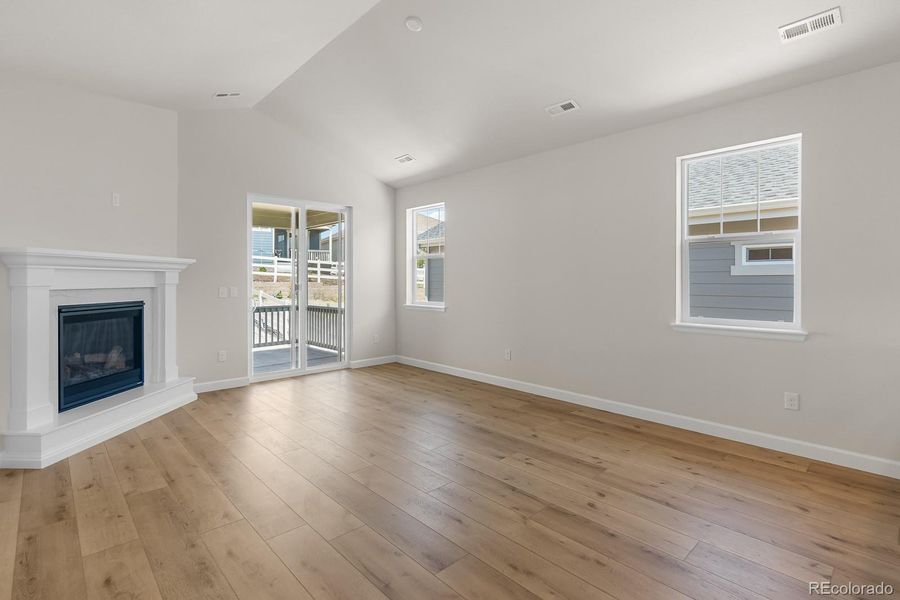 Spacious, unfurnished interior of a new home in Rhyolite Ranch, Castle Rock (Image 32).