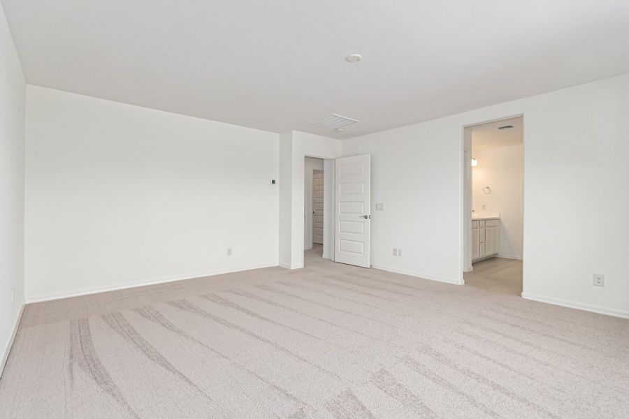 Representative unfurnished interior of a home built from the Glenstone by Taylor Morrison in Lucero Discovery Collection, Goodyear (Image 18).