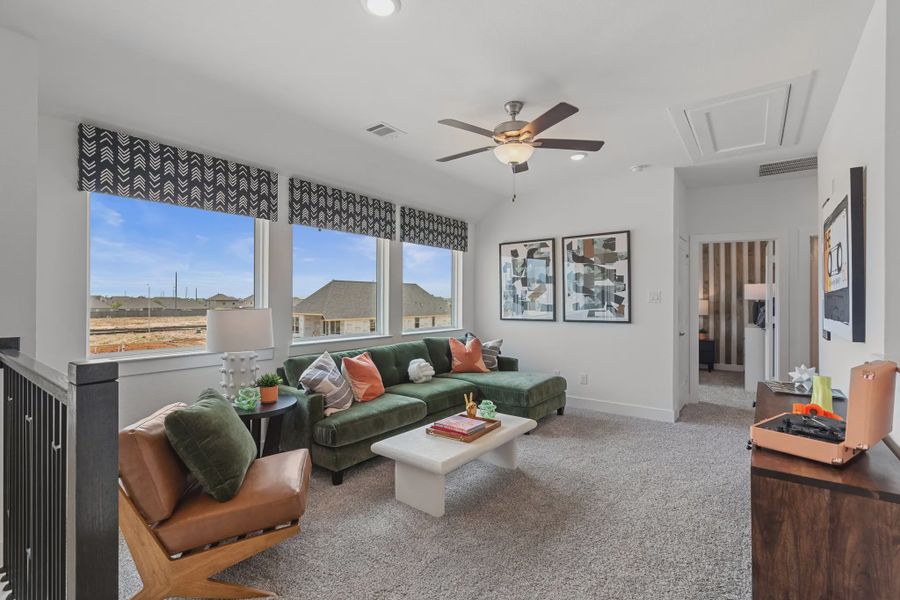 Representative furnished interior of a home built from the Durham by Chesmar Homes in Jordan Ranch 40's, Fulshear (Image 10).