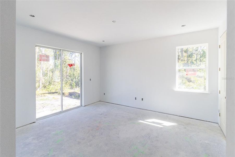Spacious, unfurnished interior of a new home in , Port Charlotte (Image 12).