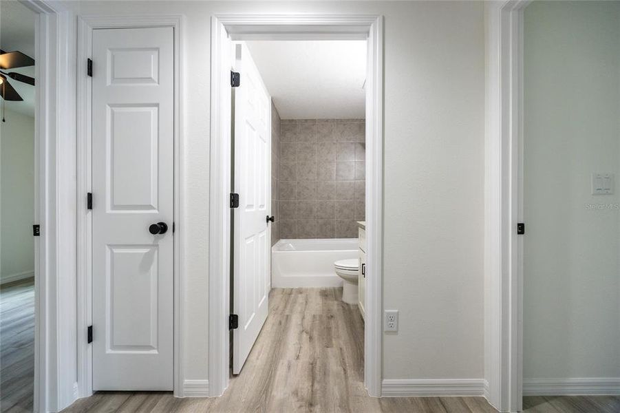 Furnished interior view inside a new home in , Ocklawaha (Image 5).