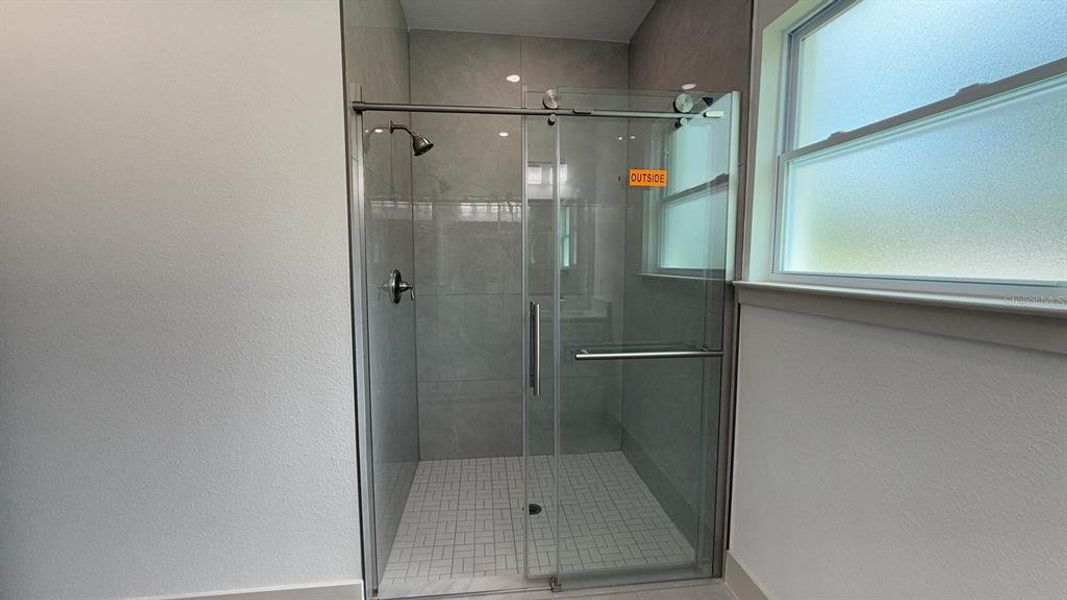 Close-up of interior finishes inside a home in , Dunnellon (Image 19).