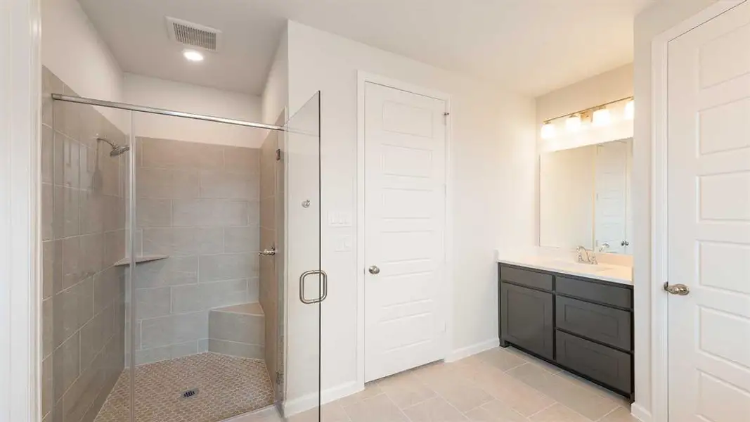 Furnished interior view inside a new home in Devonshire - Reserve 45', Forney (Image 10).