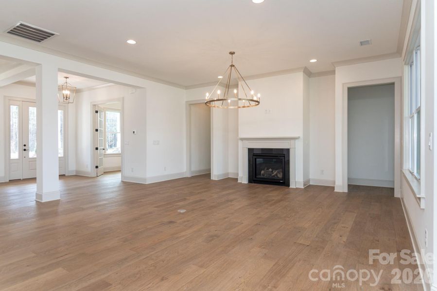 Spacious, unfurnished interior of a new home in Bailey's Glen, Huntersville (Image 27).