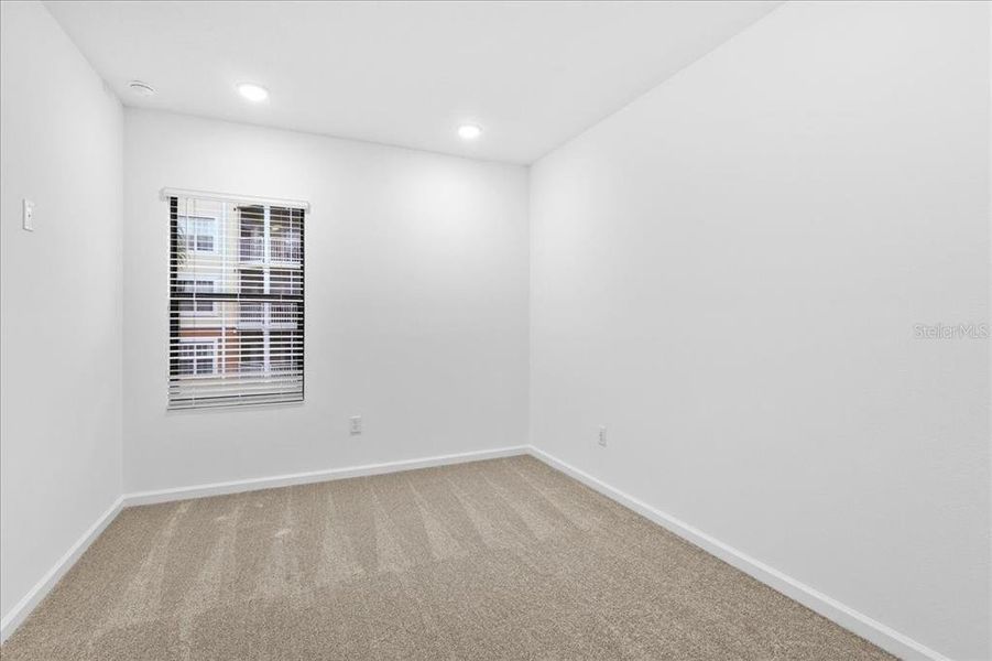 Spacious, unfurnished interior of a new home in , Orlando (Image 36).