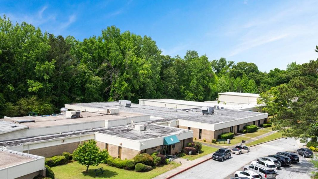 Image 39 of a home in Pointe Park.