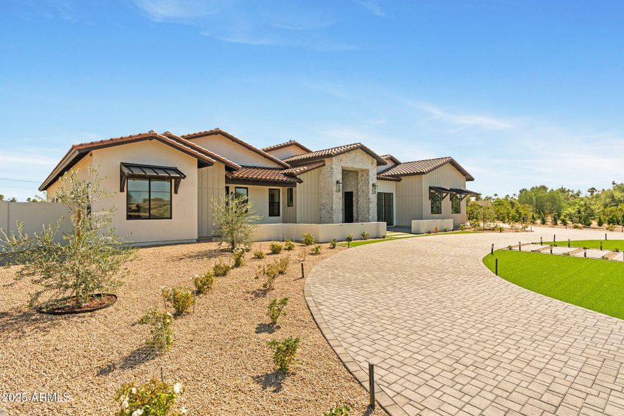 56-web-or-mls-10809-n-82nd-pl 56-web-or-mls-10809-n-82nd-pl