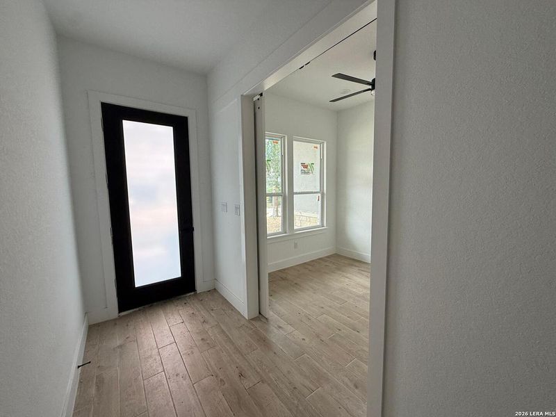 Spacious, unfurnished interior of a new home in , Blanco (Image 12).