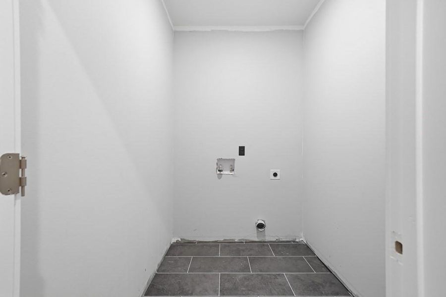 Spacious, unfurnished interior of a new home in , Ellijay (Image 33).
