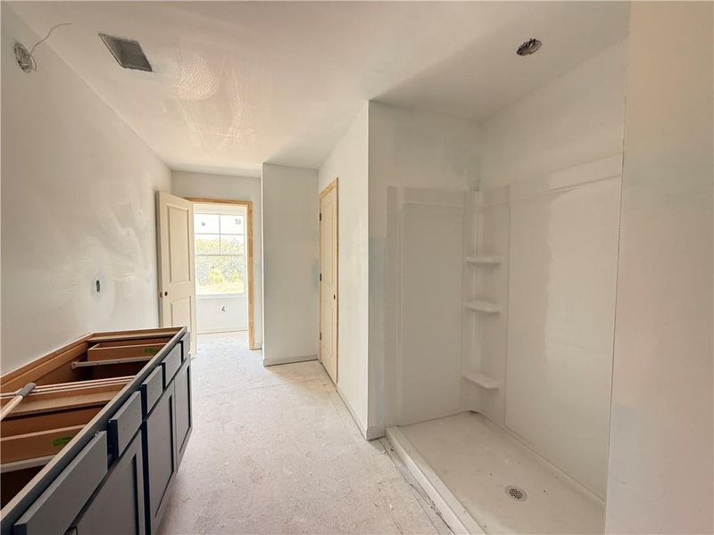 Spacious, unfurnished interior of a new home in Leydenview, Mableton (Image 17).