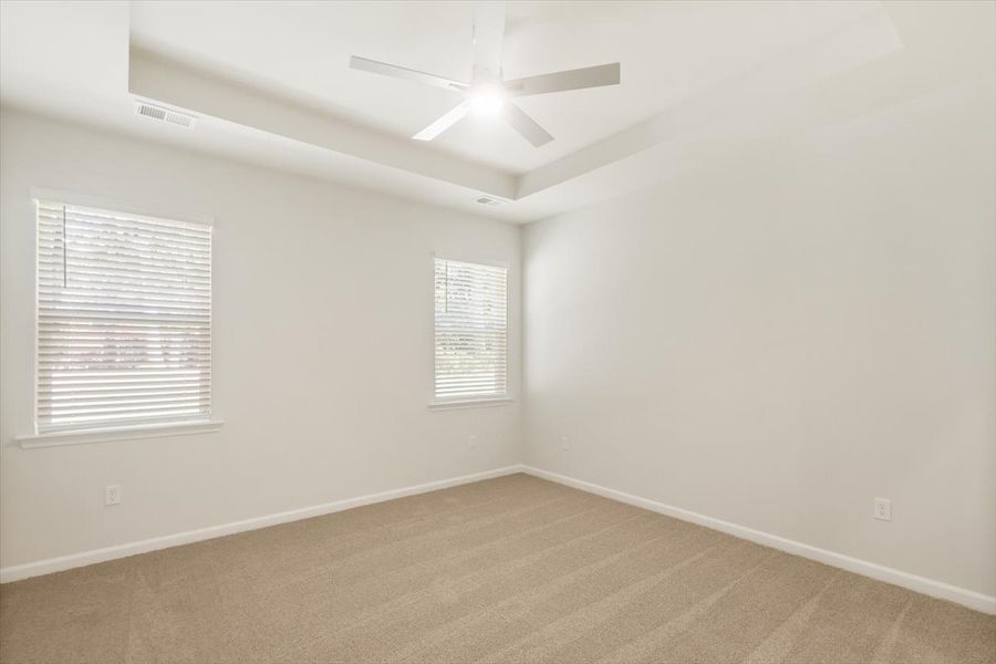 Spacious, unfurnished interior of a new home in Heritage Bay, Sumter (Image 20).