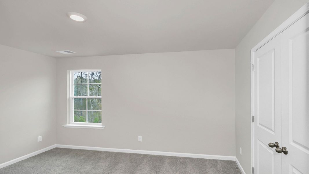 Spacious, unfurnished interior of a new home in Livingston Woods, Irmo (Image 33).