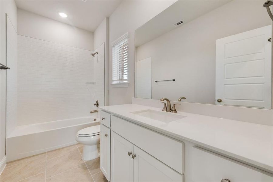 Furnished interior view inside a new home in Sutton Fields, Celina (Image 9).
