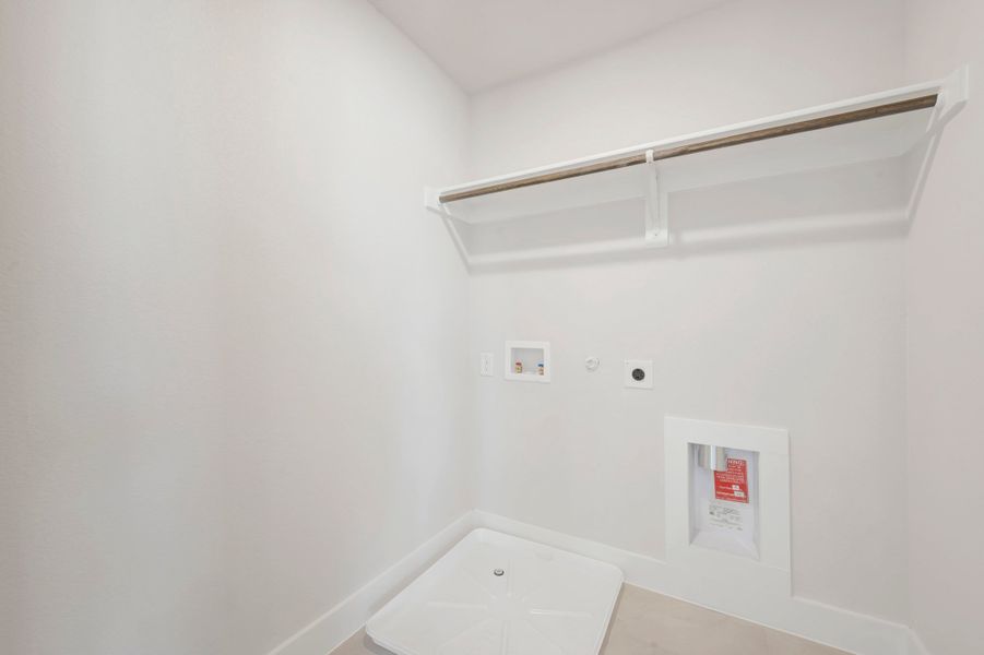 Spacious, unfurnished interior of a new home in Landmark, Denton (Image 24).
