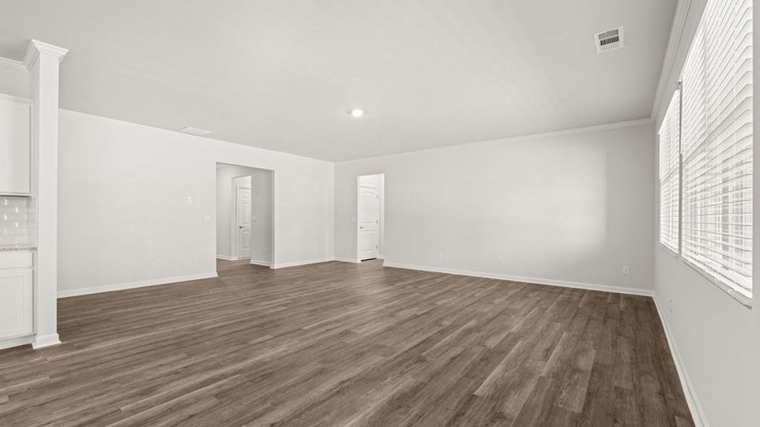 Spacious, unfurnished interior of a new home in Lost Creek, Dallas (Image 14).