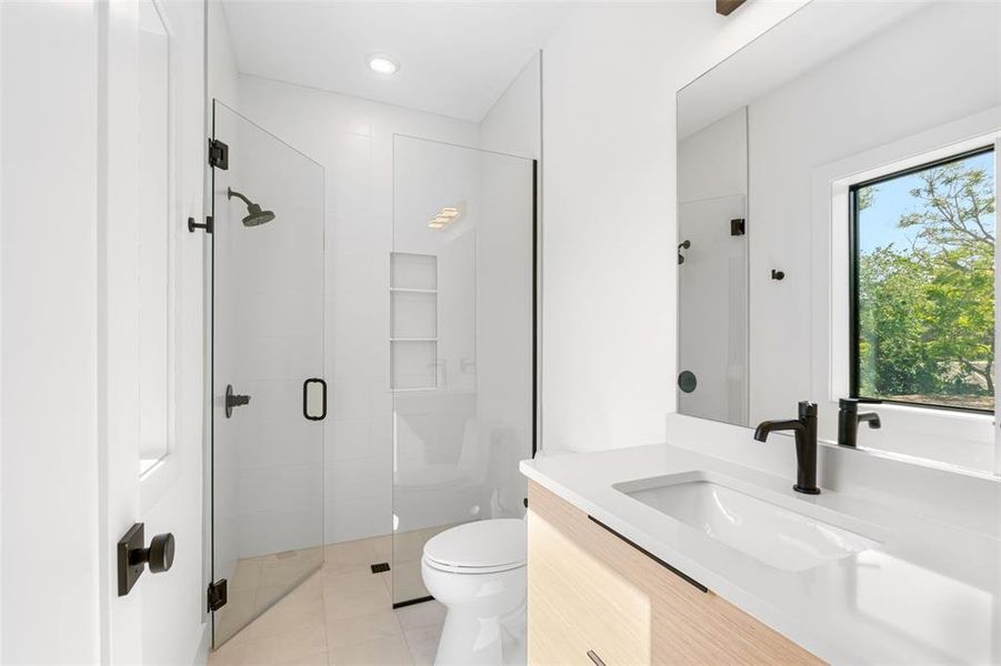 Furnished interior view inside a new home in , Sarasota (Image 12).