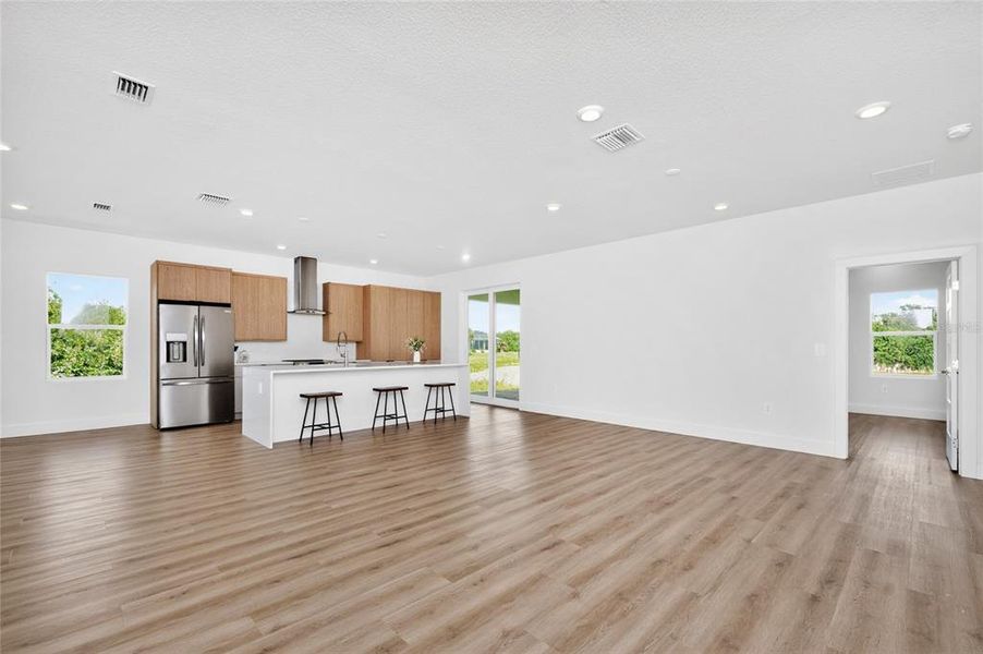 Spacious, unfurnished interior of a new home in , Rotonda West (Image 25).