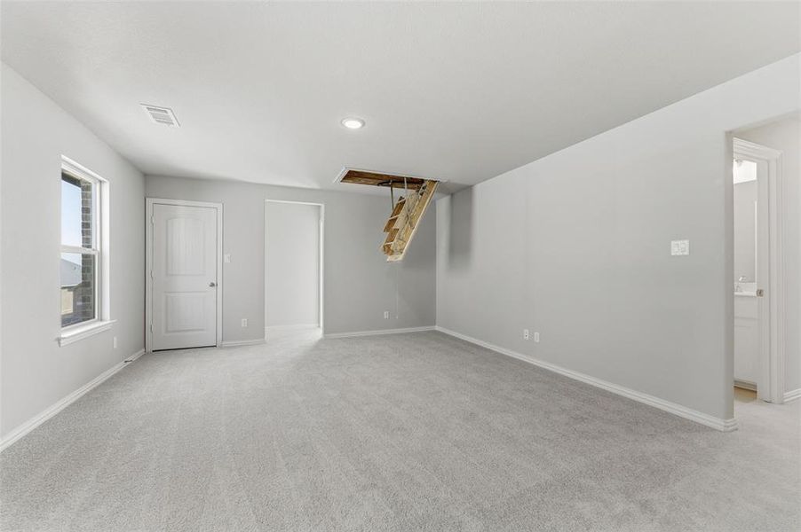 Spacious, unfurnished interior of a new home in Liberty Pointe, Gainesville (Image 20).