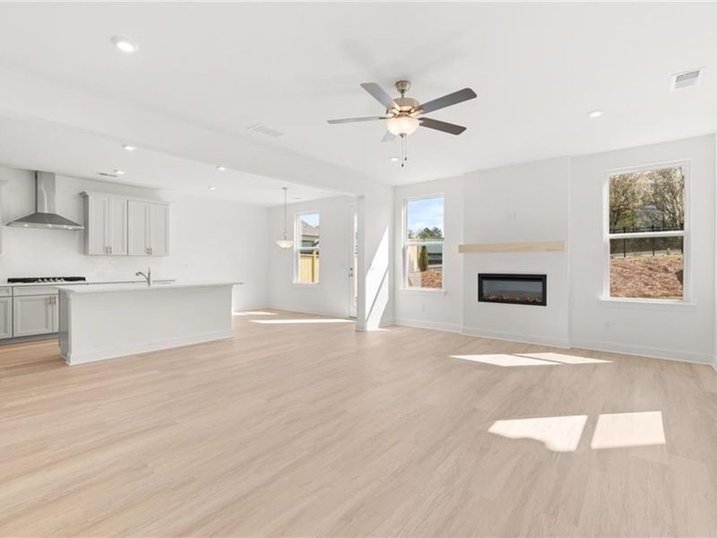 Spacious, unfurnished interior of a new home in The Village at Shallowford, Kennesaw (Image 10).