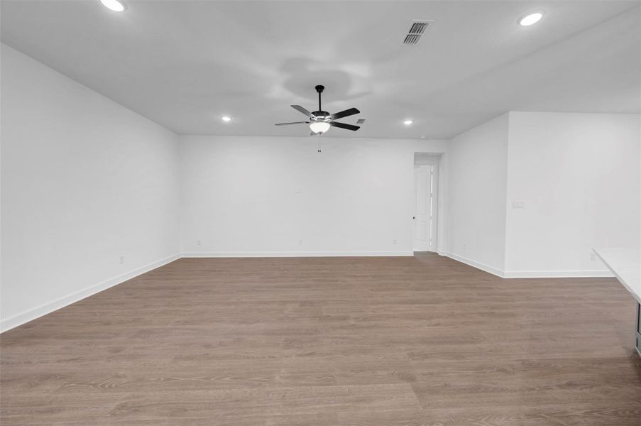 Spacious, unfurnished interior of a new home in Riceland 50’ Alley Load Homesites, Mont Belvieu (Image 28).