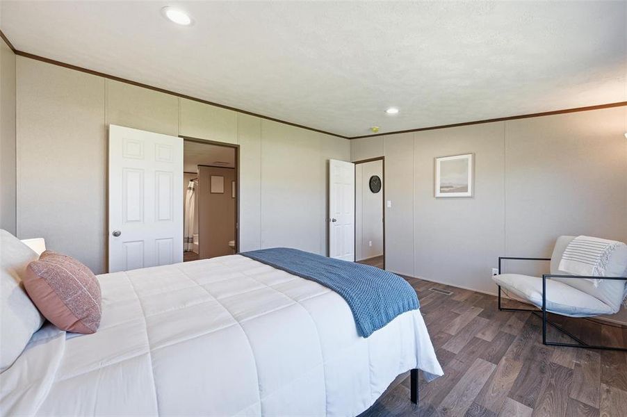 Furnished interior view inside a new home in , Burleson (Image 16).