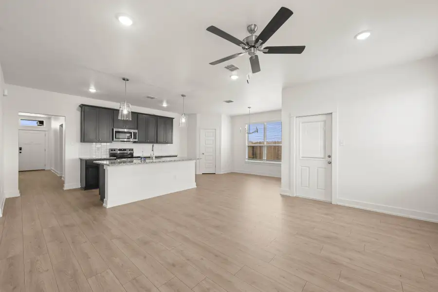 Spacious, unfurnished interior of a new home in Ridge at Knob Creek Single Family, Temple (Image 4). Spacious, unfurnished interior of a new home in Ridge at Knob Creek Single Family, Temple (Image 4).
