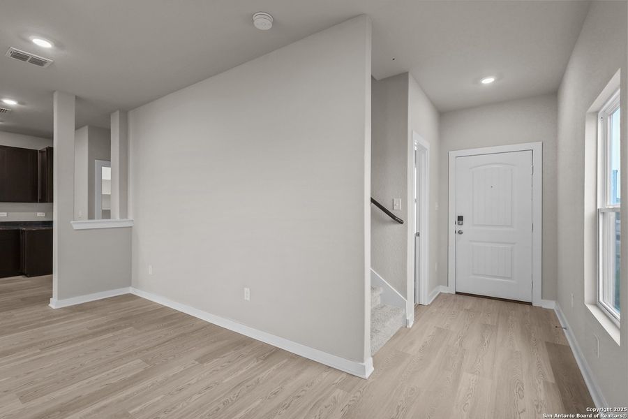 Spacious, unfurnished interior of a new home in Garden Grove, Schertz (Image 15).
