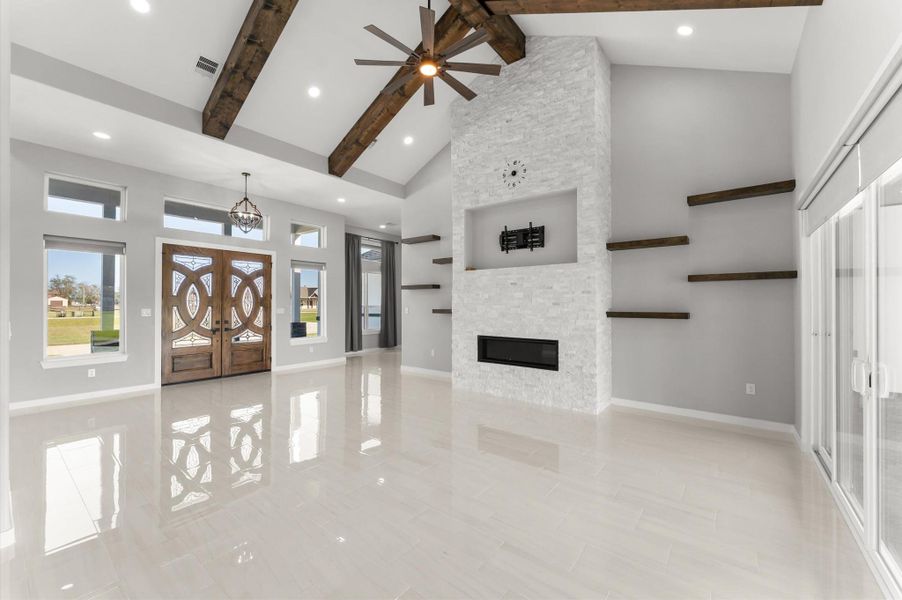 Spacious, unfurnished interior of a new home in , Rosharon (Image 21).