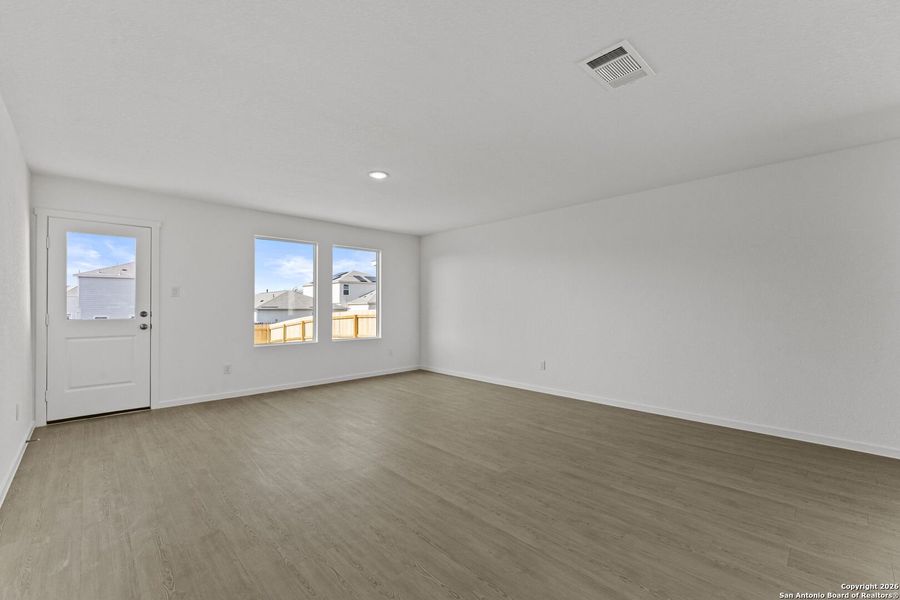Spacious, unfurnished interior of a new home in , New Braunfels (Image 18).