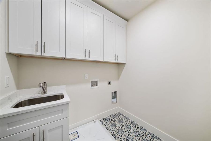 Furnished interior view inside a new home in , Atlanta (Image 5).
