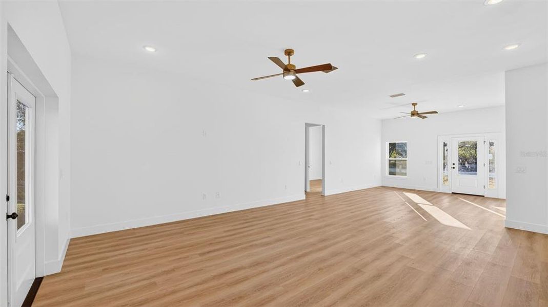 Spacious, unfurnished interior of a new home in , Debary (Image 20).