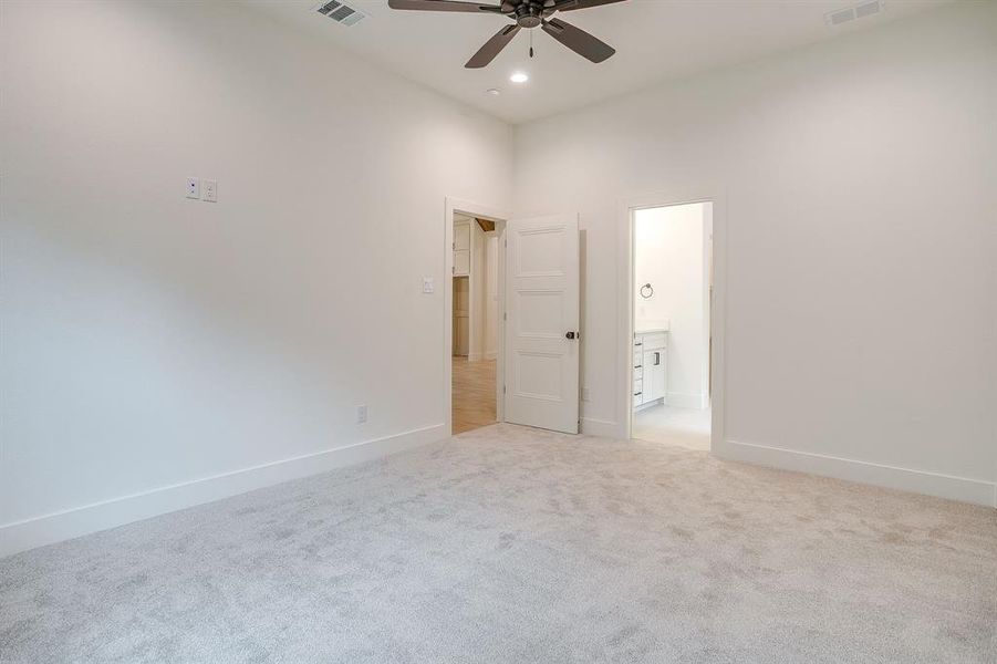 Spacious, unfurnished interior of a new home in , Fort Worth (Image 20). Spacious, unfurnished interior of a new home in , Fort Worth (Image 20).